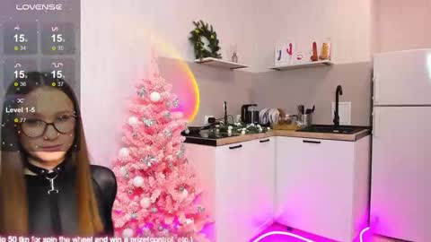 Monica online show from December 4, 3:21 pm