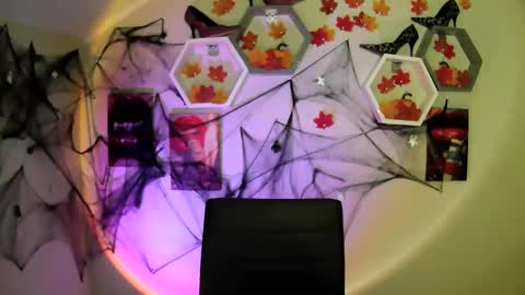 sweet girl and shine body online show from October 8, 10:13 am