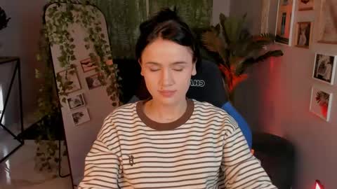 monica online show from April 15, 5:58 am