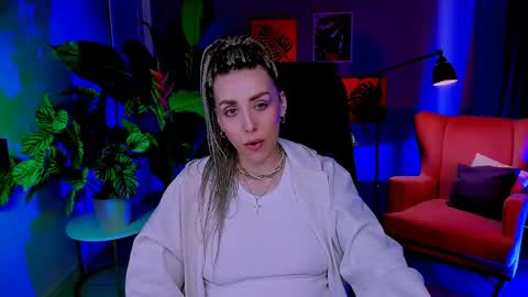 Snapshot of monicariley chatting on April 27, 11:08 am monicariley online show from April 27, 11:08 am