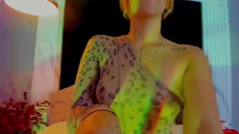 MONIK FOX online show from September 12, 9:37 pm