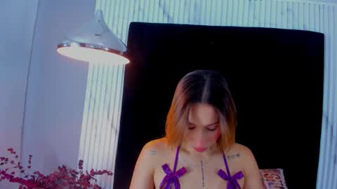 MONIK FOX online show from September 14, 8:08 pm