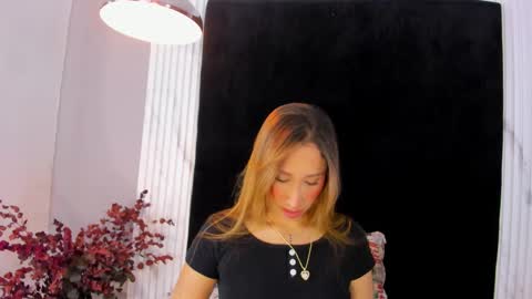 MONIK FOX online show from September 17, 7:59 pm