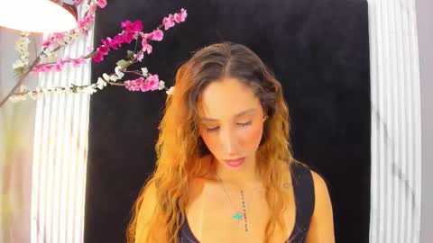 MONIK FOX online show from November 30, 7:40 pm