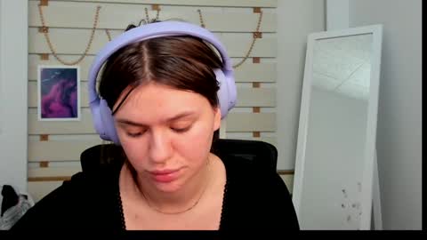 Snapshot of monika_youu chatting on January 28, 1:18 am Monika online show from January 28, 1:18 am