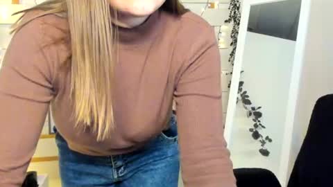 Snapshot of monika_youu chatting on November 25, 2:28 pm Monika online show from November 25, 2:28 pm