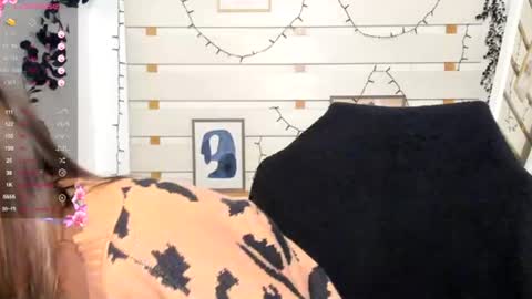 Snapshot of monika_youu chatting on December 1, 1:05 pm Monika online show from December 1, 1:05 pm