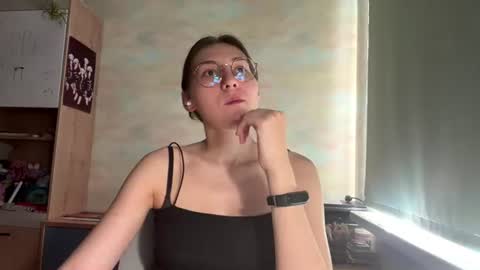 Snapshot of monikakotts chatting on July 21, 2:30 pm Mia online show from July 21, 2:30 pm