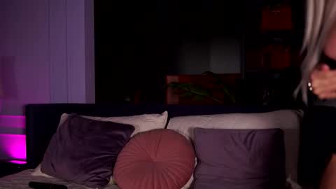 Moni online show from December 5, 4:32 am