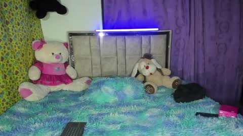 moniquehisk online show from April 16, 4:19 pm