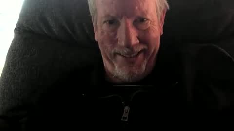 Monkee Dance online show from December 4, 8:40 pm