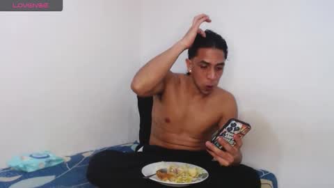 Snapshot of monkey_uchiha77 chatting on April 22, 1:52 am simon dice online show from April 22, 1:52 am