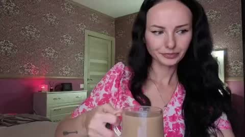 monparis_dream online show from April 17, 3:15 pm