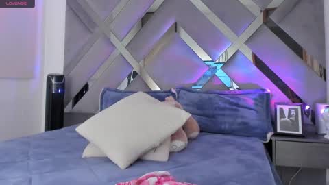 Snapshot of monroe_glez05 chatting on March 4, 4:27 am Marilyn online show from March 4, 4:27 am