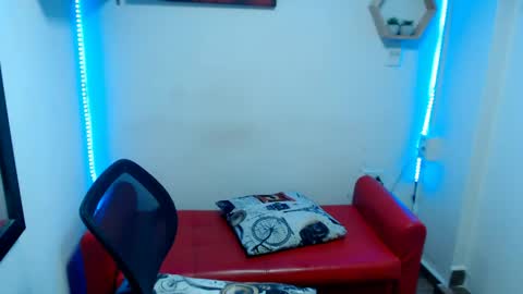 monserrat_diva online show from March 30, 7:59 pm