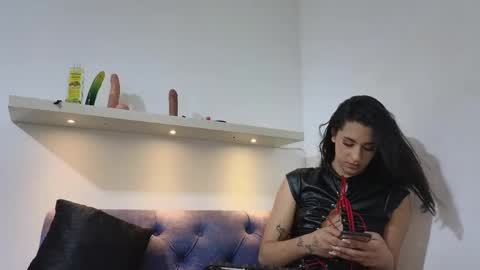 Monserrat Salvatore online show from February 26, 10:15 am