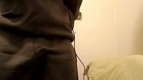 Snapshot of monster960002 chatting on December 2, 1:00 am monster960002 online show from December 2, 1:00 am