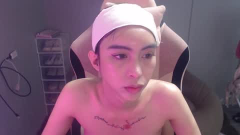 Snapshot of monstercockselfsuck chatting on January 21, 7:04 am ELYSE A SIMPLE GIRL online show from January 21, 7:04 am