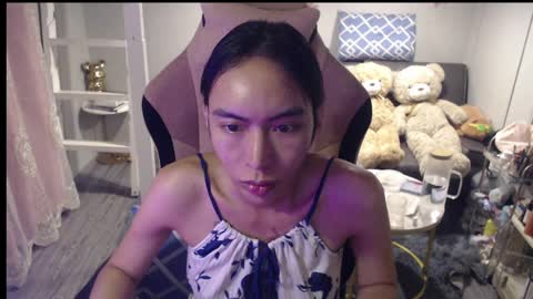 ELYSE A SIMPLE GIRL online show from April 8, 12:16 pm