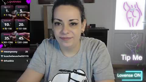 Snapshot of montserrat123 chatting on February 28, 11:03 am Monse online show from February 28, 11:03 am