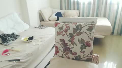 Snapshot of montserrat123 chatting on June 8, 5:46 pm Monse online show from June 8, 5:46 pm