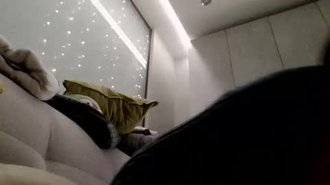 moodiemira online show from November 5, 7:25 pm