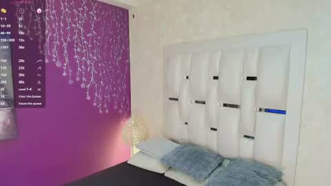 Snapshot of moom_ivy_ chatting on July 26, 12:56 pm online show from July 26, 12:56 pm