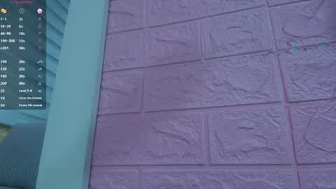 Snapshot of moom_ivy_ chatting on August 3, 1:27 pm online show from August 3, 1:27 pm
