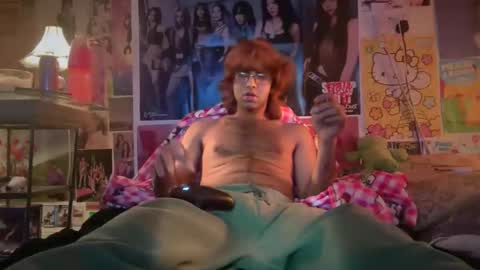 moon online show from December 5, 5:20 pm