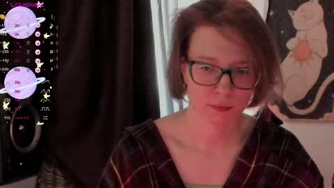 Snapshot of moon__girl chatting on April 23, 4:31 pm Roxy online show from April 23, 4:31 pm