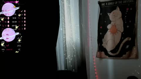 Snapshot of moon__girl chatting on May 20, 11:05 am Roxy online show from May 20, 11:05 am