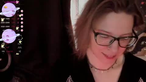Snapshot of moon__girl chatting on June 12, 7:02 pm Roxy online show from June 12, 7:02 pm