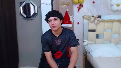 moon_and_fire_ online show from December 14, 3:01 am