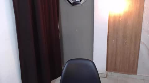 moon_and_fire_ online show from February 26, 6:01 am