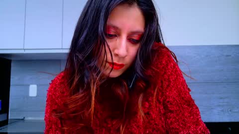 Snapshot of moon_blue222 chatting on December 10, 9:22 pm Tamara Bela your favorite lover from Colombia online show from December 10, 9:22 pm