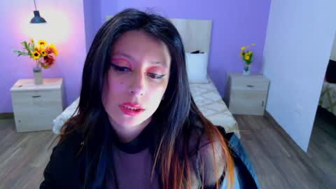 Snapshot of moon_blue222 chatting on January 4, 9:31 pm Tamara Bela your favorite lover from Colombia online show from January 4, 9:31 pm
