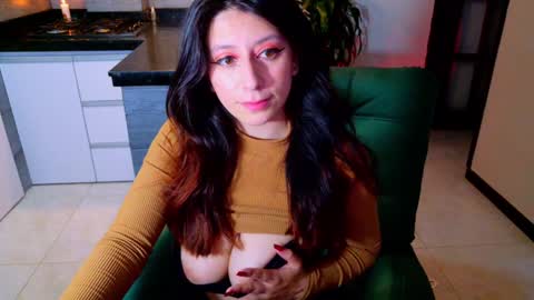 Snapshot of moon_blue222 chatting on January 15, 1:23 am Tamara Bela your favorite lover from Colombia online show from January 15, 1:23 am