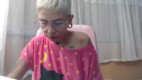 Snapshot of moon_cat85 chatting on May 27, 2:14 pm Luna online show from May 27, 2:14 pm
