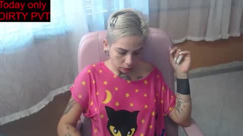 Snapshot of moon_cat85 chatting on May 31, 3:19 pm Luna online show from May 31, 3:19 pm