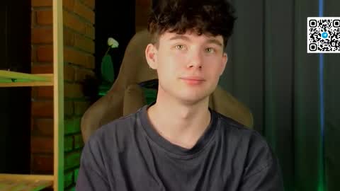 moon_gloww online show from March 18, 9:01 am