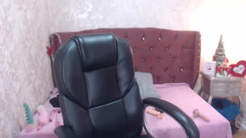 Charlotte online show from December 16, 7:21 pm