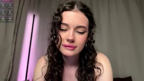 moonfaairy online show from March 26, 7:19 pm