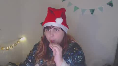 Snapshot of moonfox_ chatting on December 22, 12:29 am MoonFox online show from December 22, 12:29 am