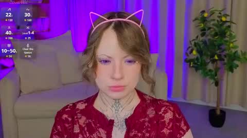 Snapshot of moonhaze_ chatting on June 9, 7:31 am Erica online show from June 9, 7:31 am