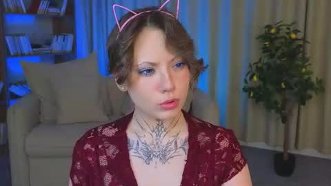 Snapshot of moonhaze_ chatting on June 13, 10:02 am Erica online show from June 13, 10:02 am