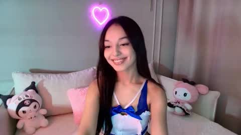 Mia online show from November 29, 1:14 pm