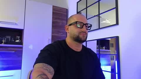 Twitterjoe dominik     online show from September 24, 1:58 pm