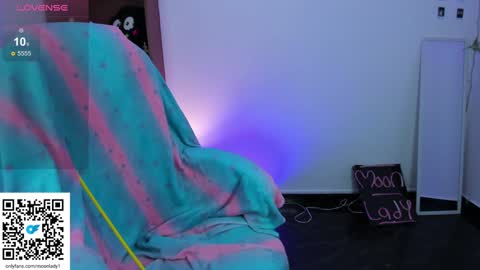 MOON  online show from December 16, 3:40 am