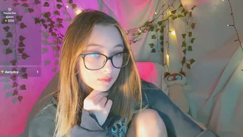 Snapshot of moonlight__lovers chatting on December 7, 1:51 pm Dana online show from December 7, 1:51 pm