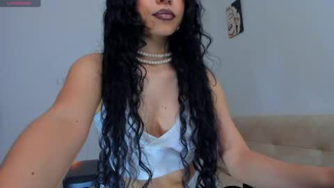 Snapshot of moonmadison chatting on May 21, 4:25 pm Madison online show from May 21, 4:25 pm